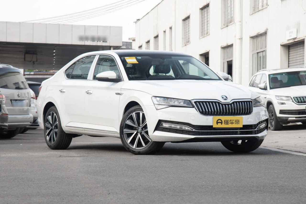 Skoda Superb 1.4T TSI DSG Exclusive (3)